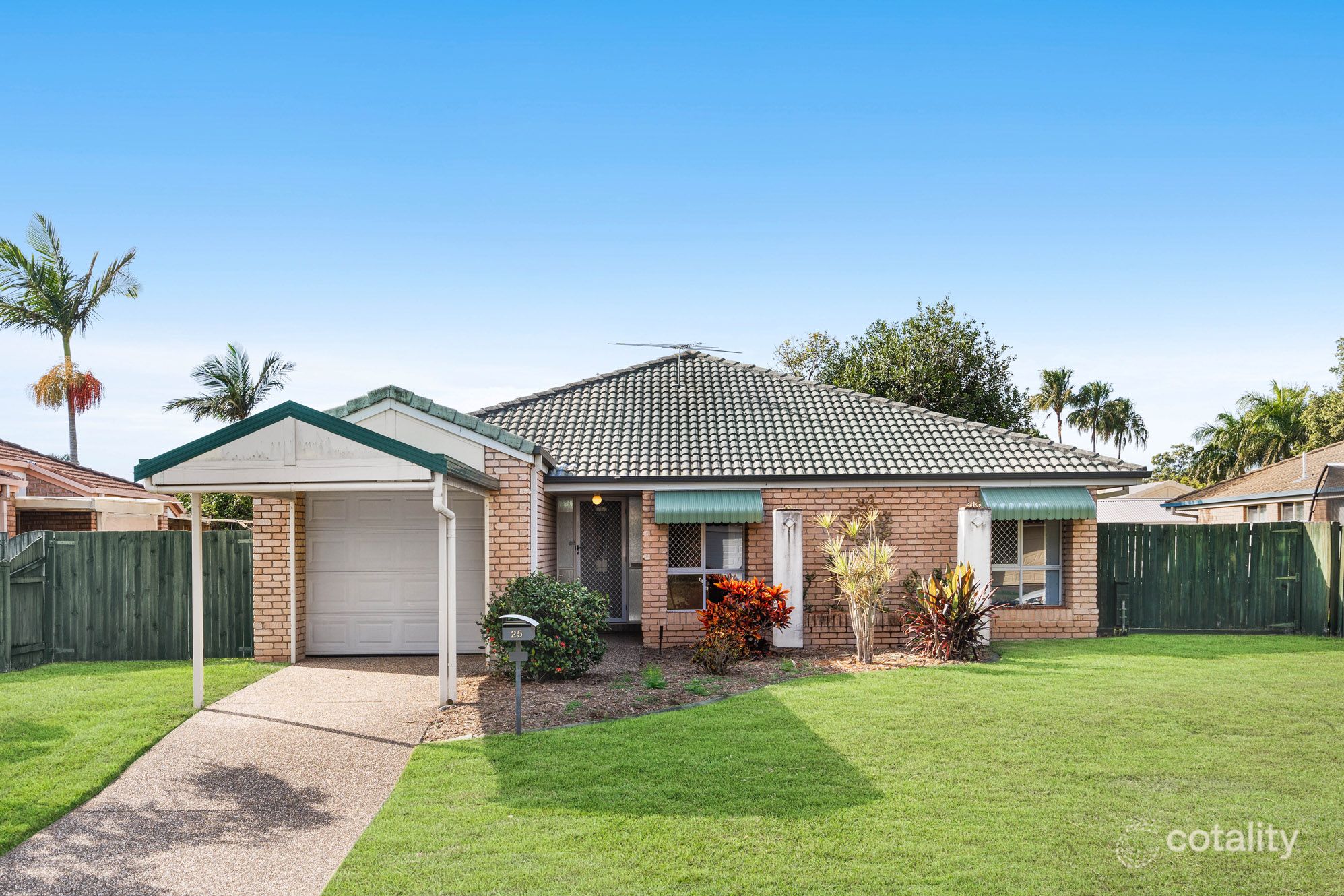 25 Poinciana St, Wynnum West, QLD 4178