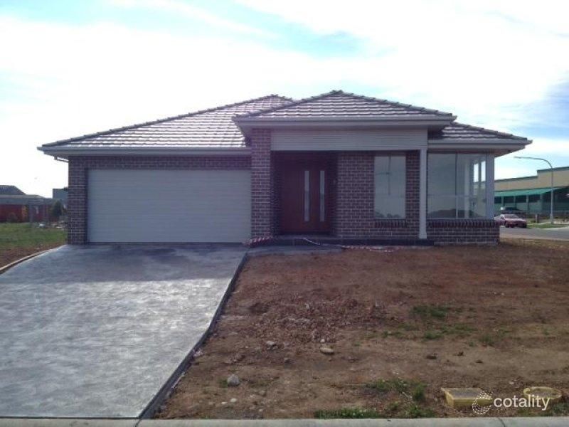 107 Pioneer Dr, Carnes Hill, NSW 2171