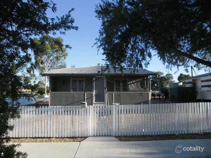 74 Edith St, Miles, QLD 4415