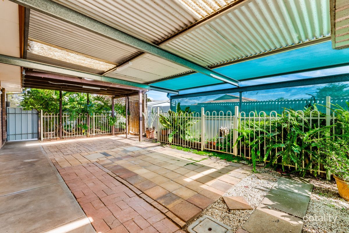 11 Washington Dr, Craigmore, SA 5114