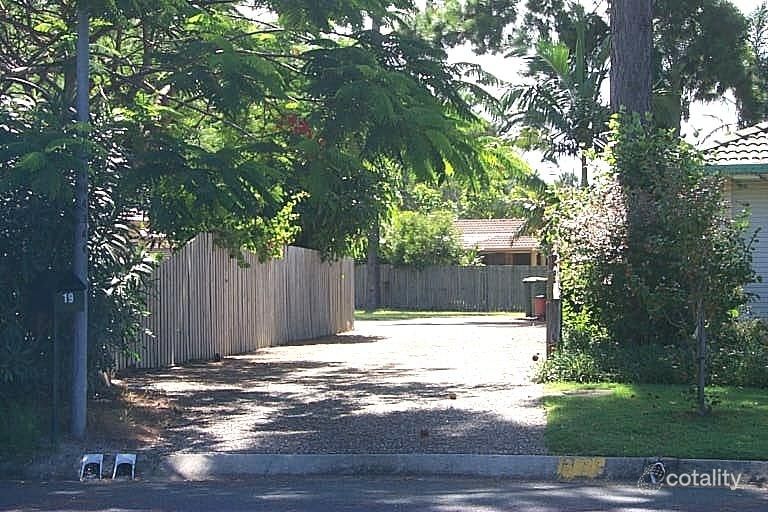 19 Foreshore Cl, Elanora, QLD 4221