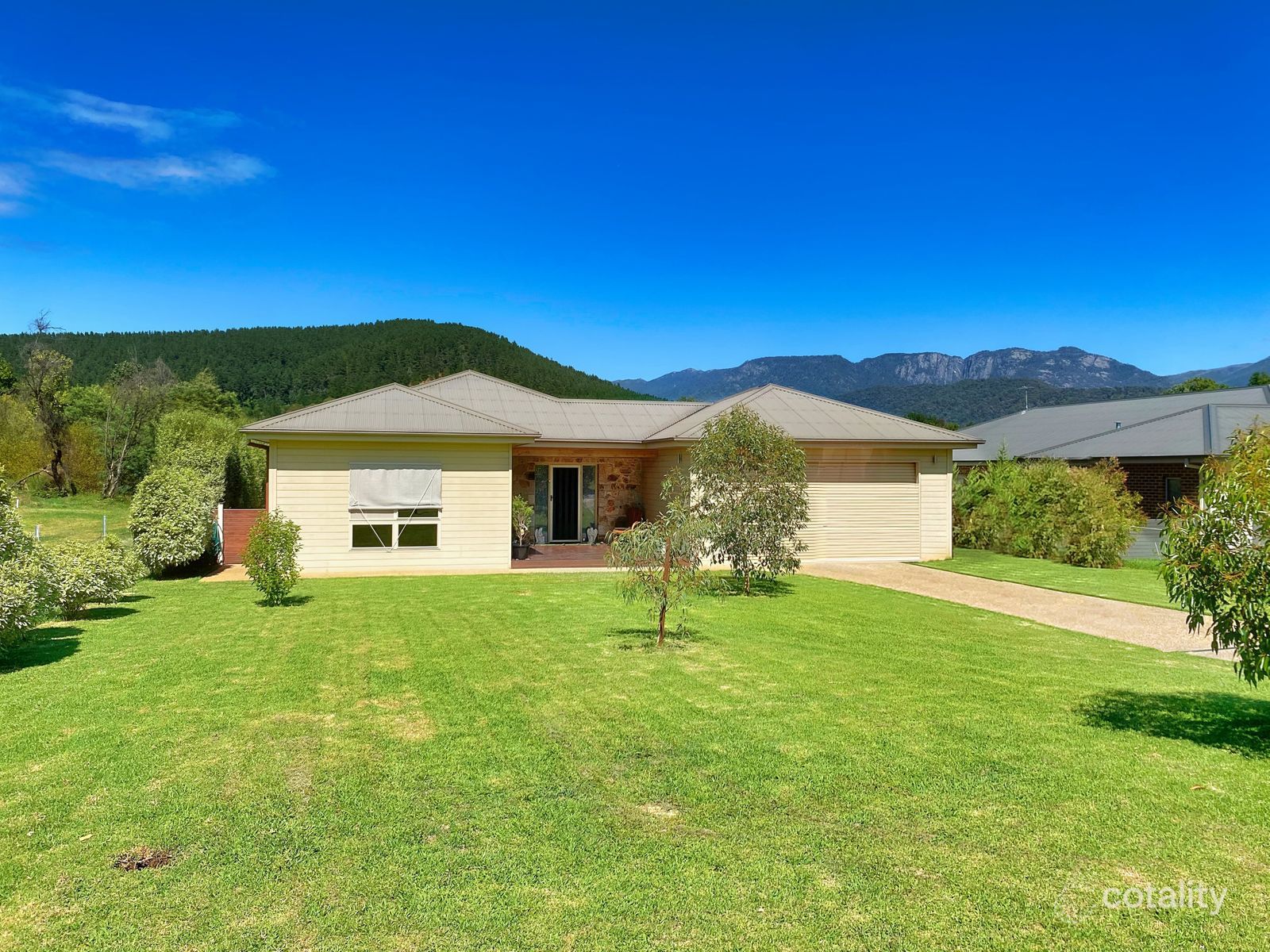 74 Station St, Porepunkah, VIC 3740