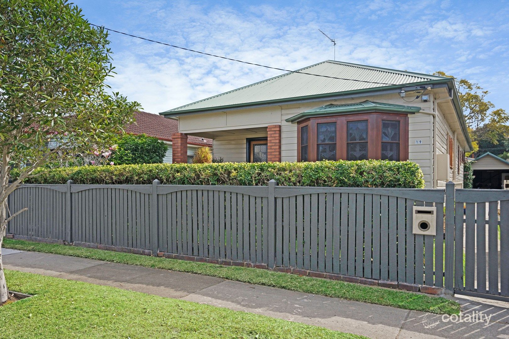 19 Burnett St, Mayfield West, NSW 2304