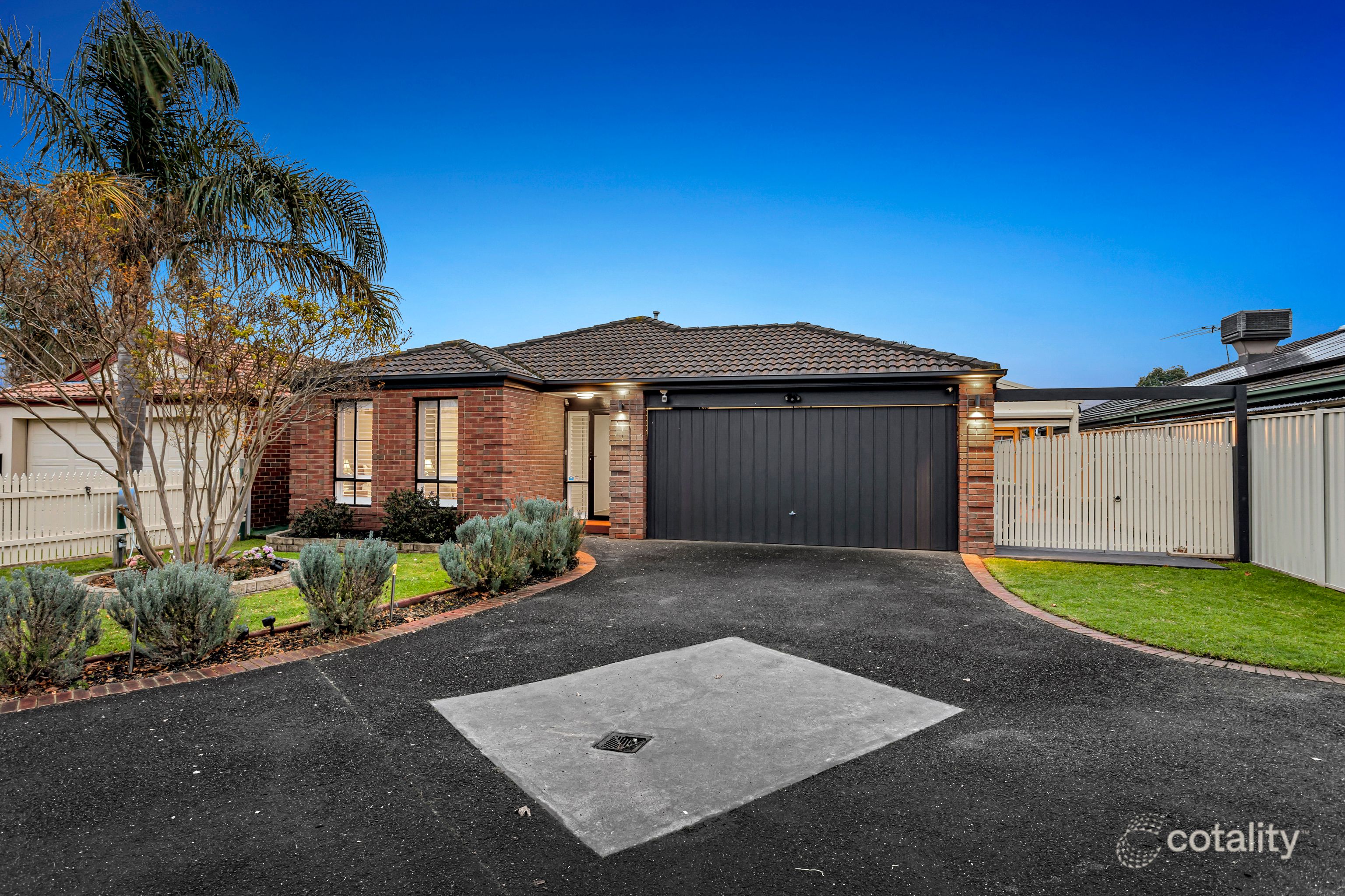 13 Lord Rodney Dr, Patterson Lakes, VIC 3197