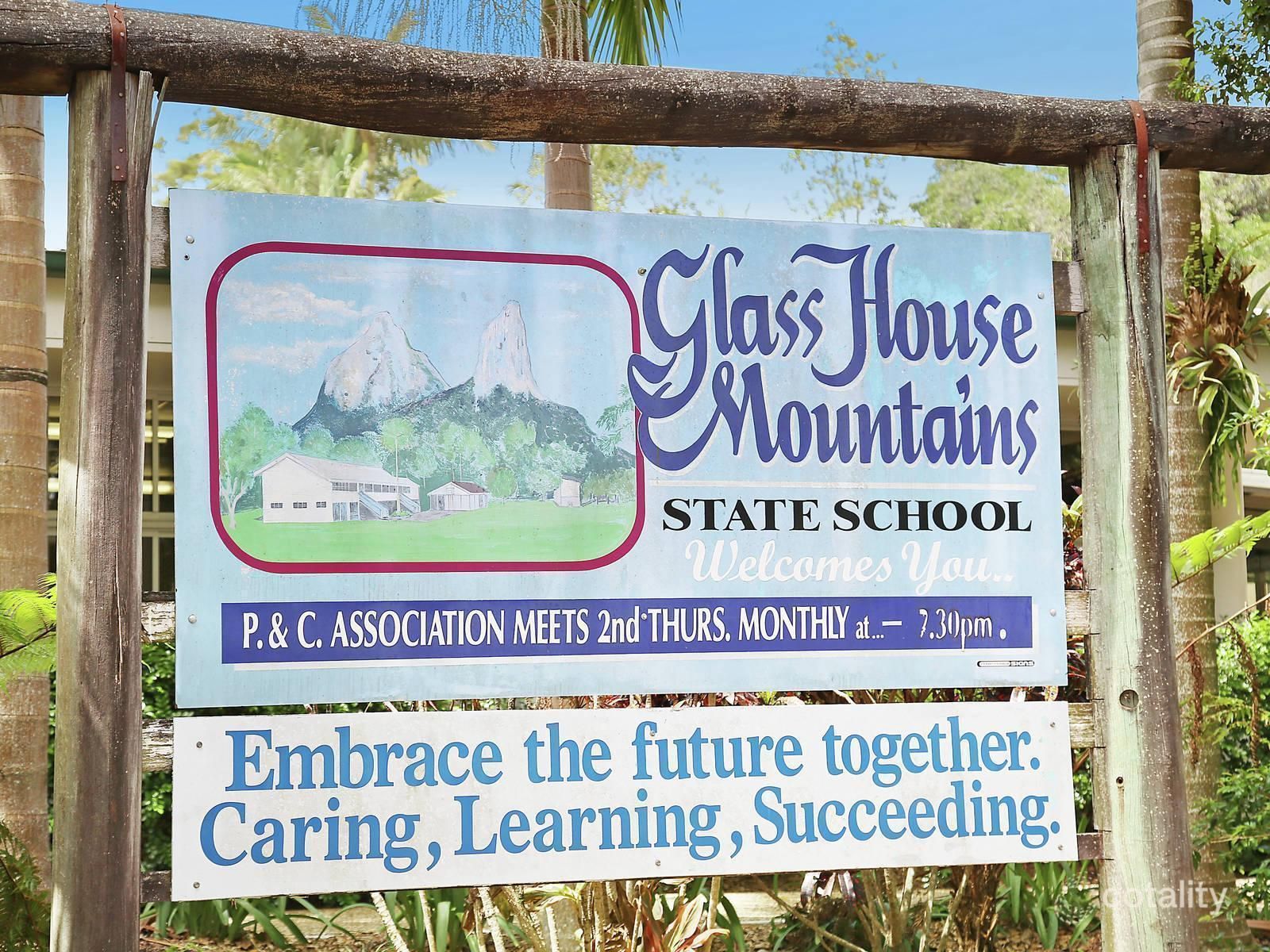 48 Bowen Rd, Glass House Mountains, QLD 4518
