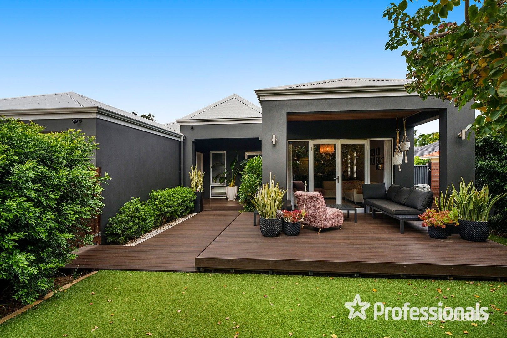 25 Deakin St, Bassendean, WA 6054