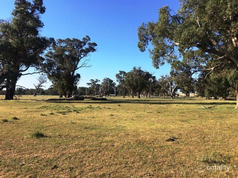 556 Caraban Rd, Caraban, WA 6041