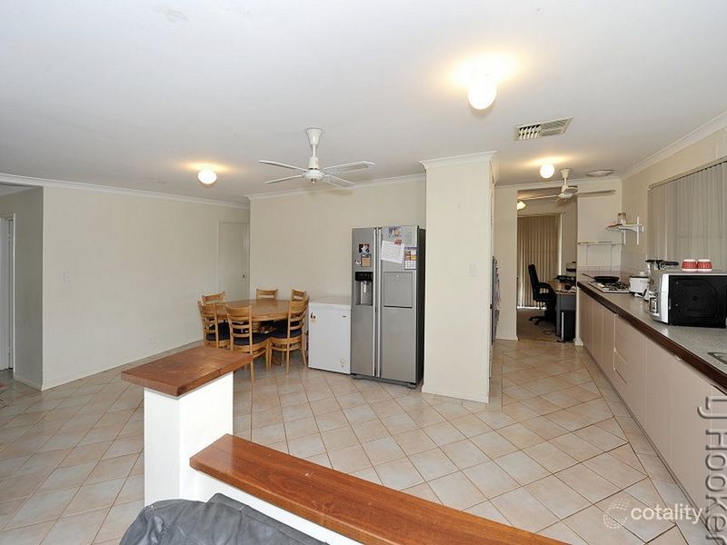 26 Casuarina Dr, Halls Head, WA 6210