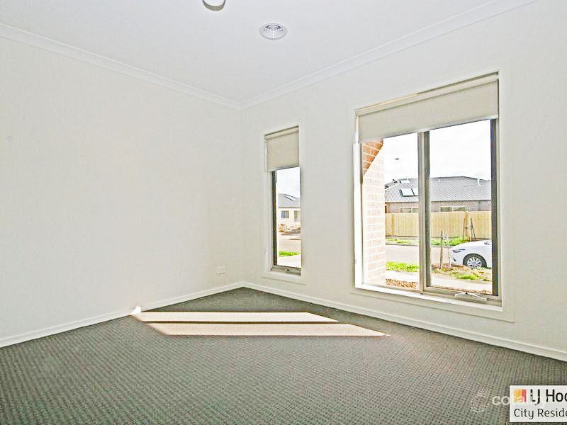 28 Pendulum St, Truganina, VIC 3029