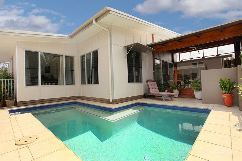 10 Oloway Cres, Alexandra Headland, QLD 4572