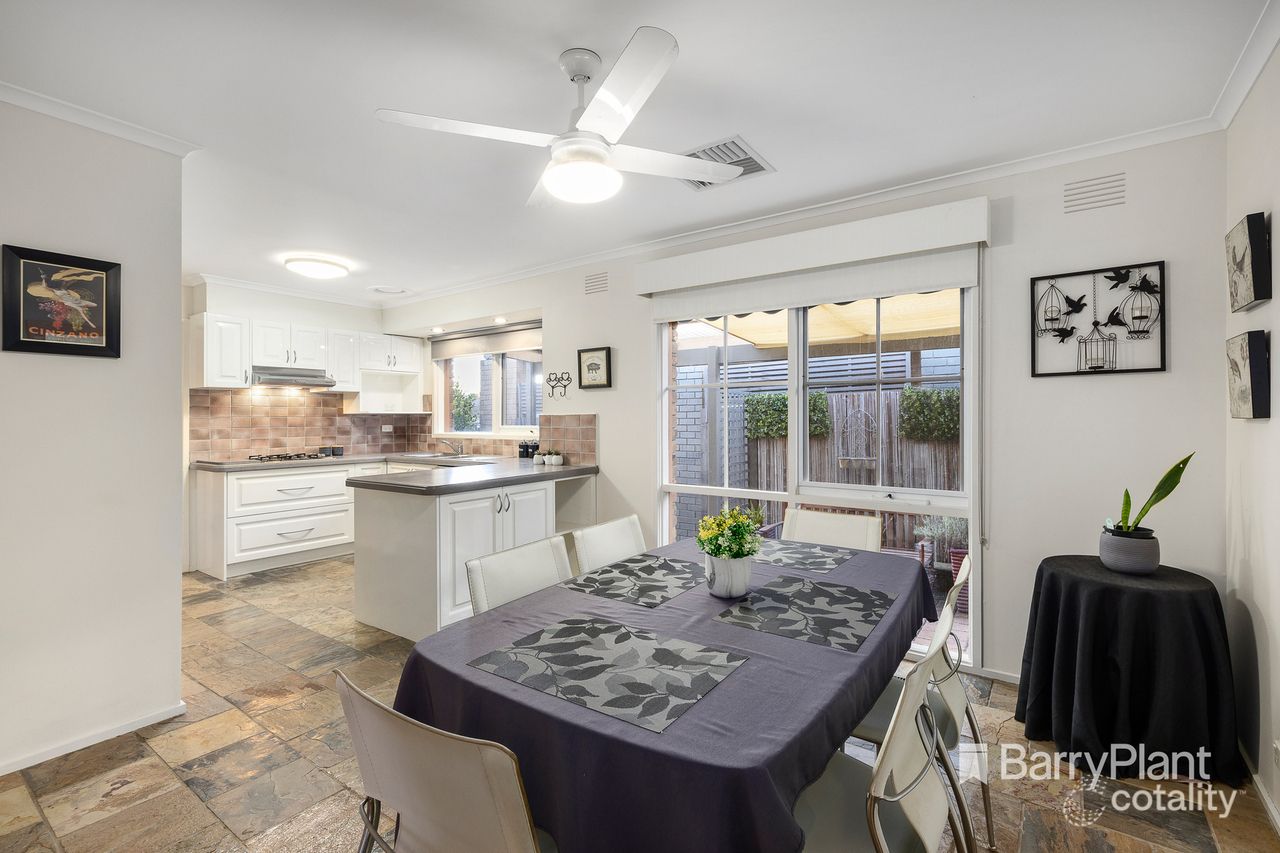 6 Ashbrook Pl, Mooroolbark, VIC 3138