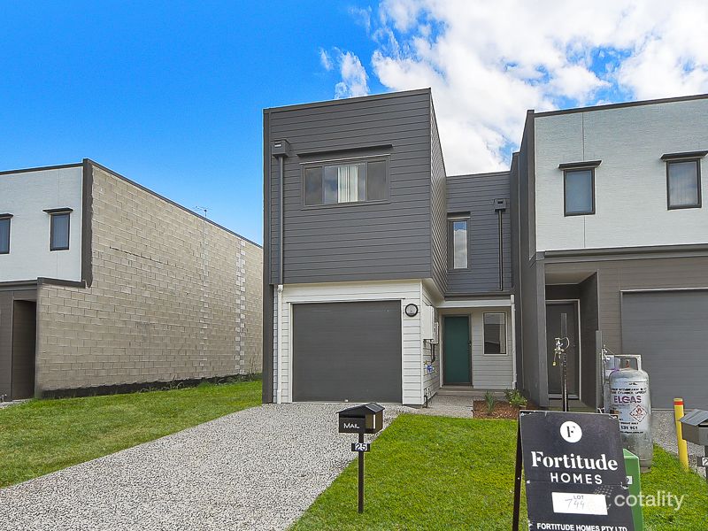 25 Woodroffe Cres, Redbank Plains, QLD 4301