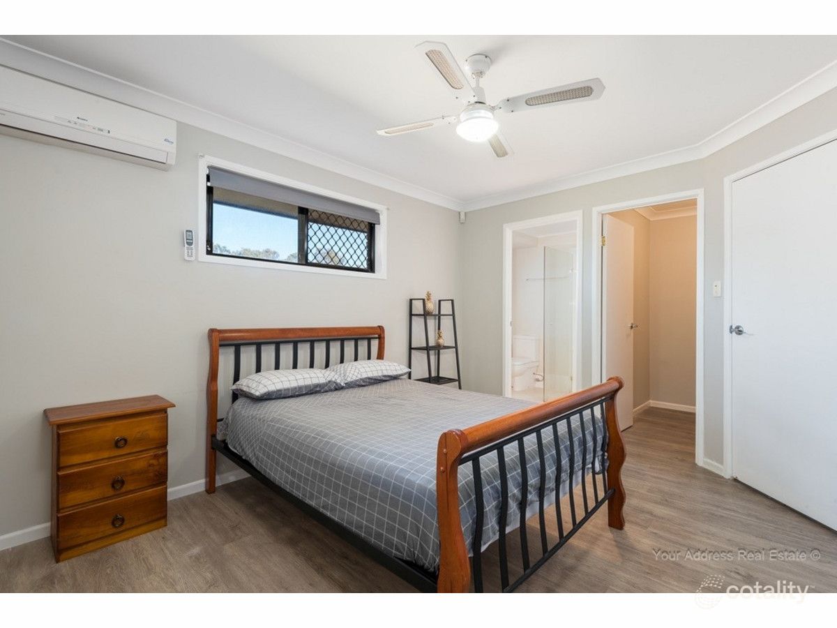 4 Riseborough Cres, Crestmead, QLD 4132