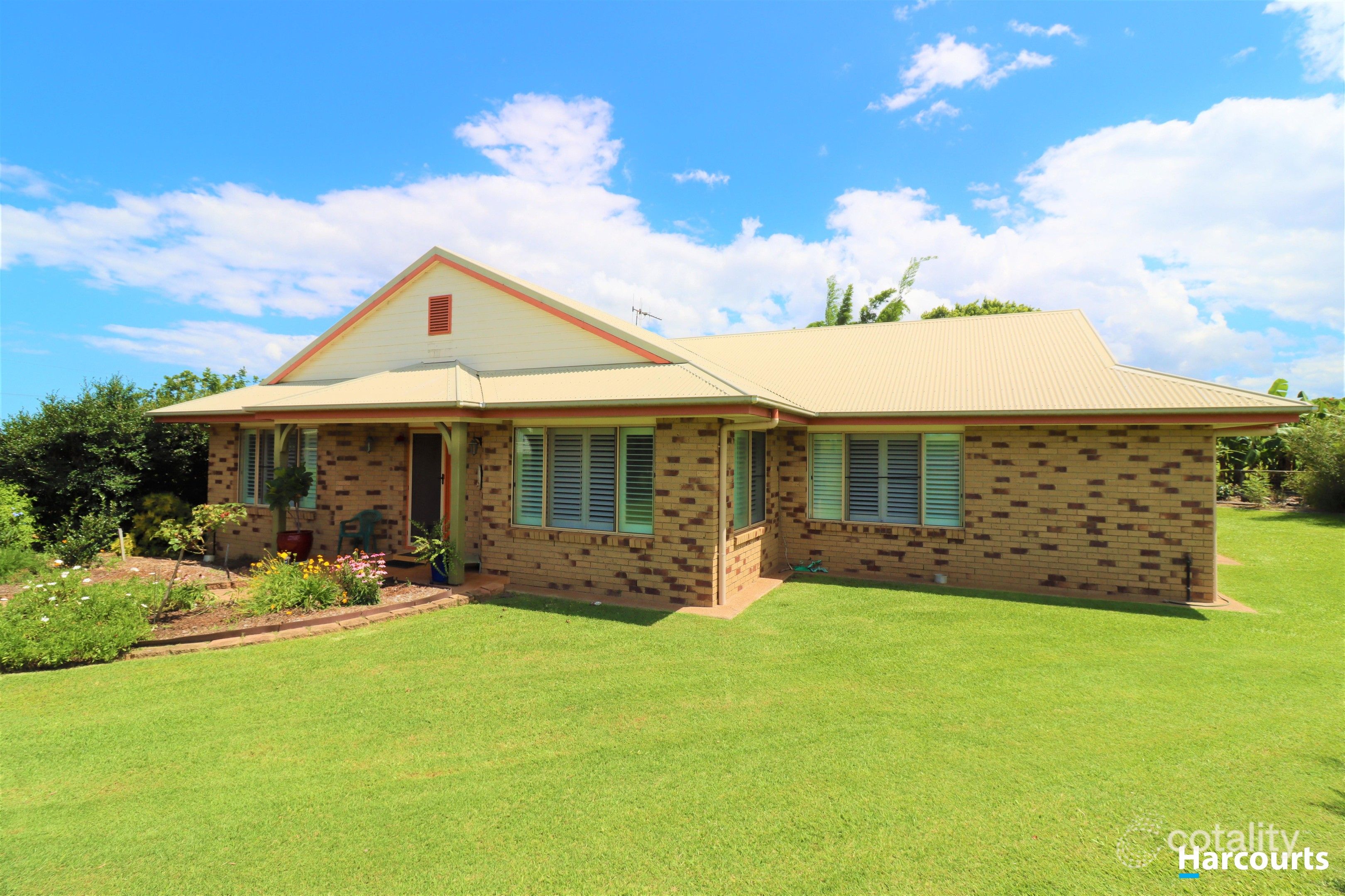 6 Whites Rd, Gooburrum, QLD 4670