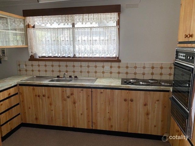 61 Devereux St, Warracknabeal, VIC 3393