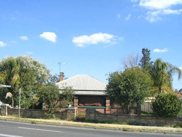 15 Heathcote Rd, Moorebank, NSW 2170