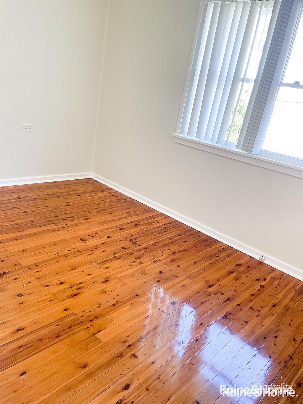 8 Law Cres, Tregear, NSW 2770