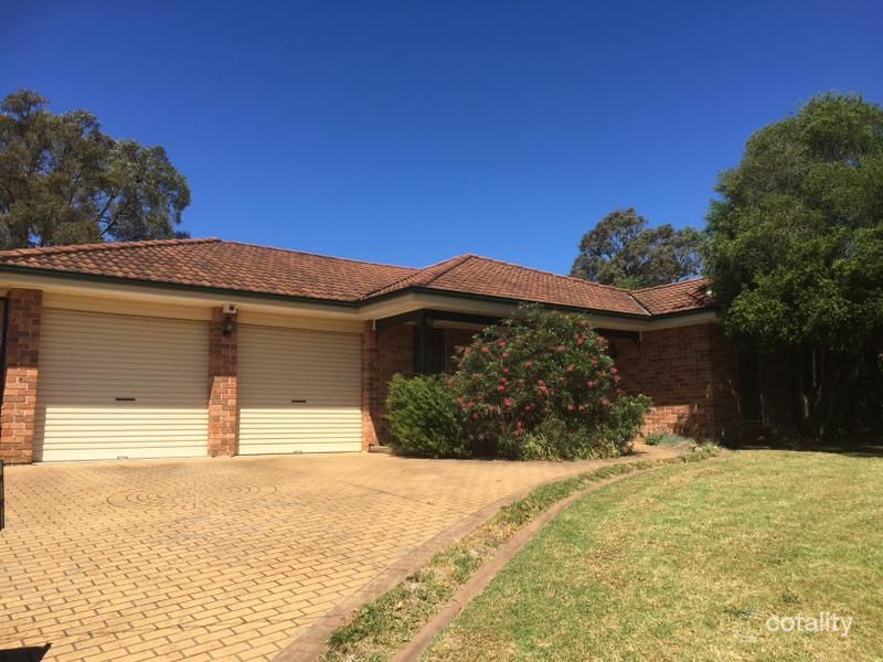 25 Pademelon Ave, St Helens Park, NSW 2560