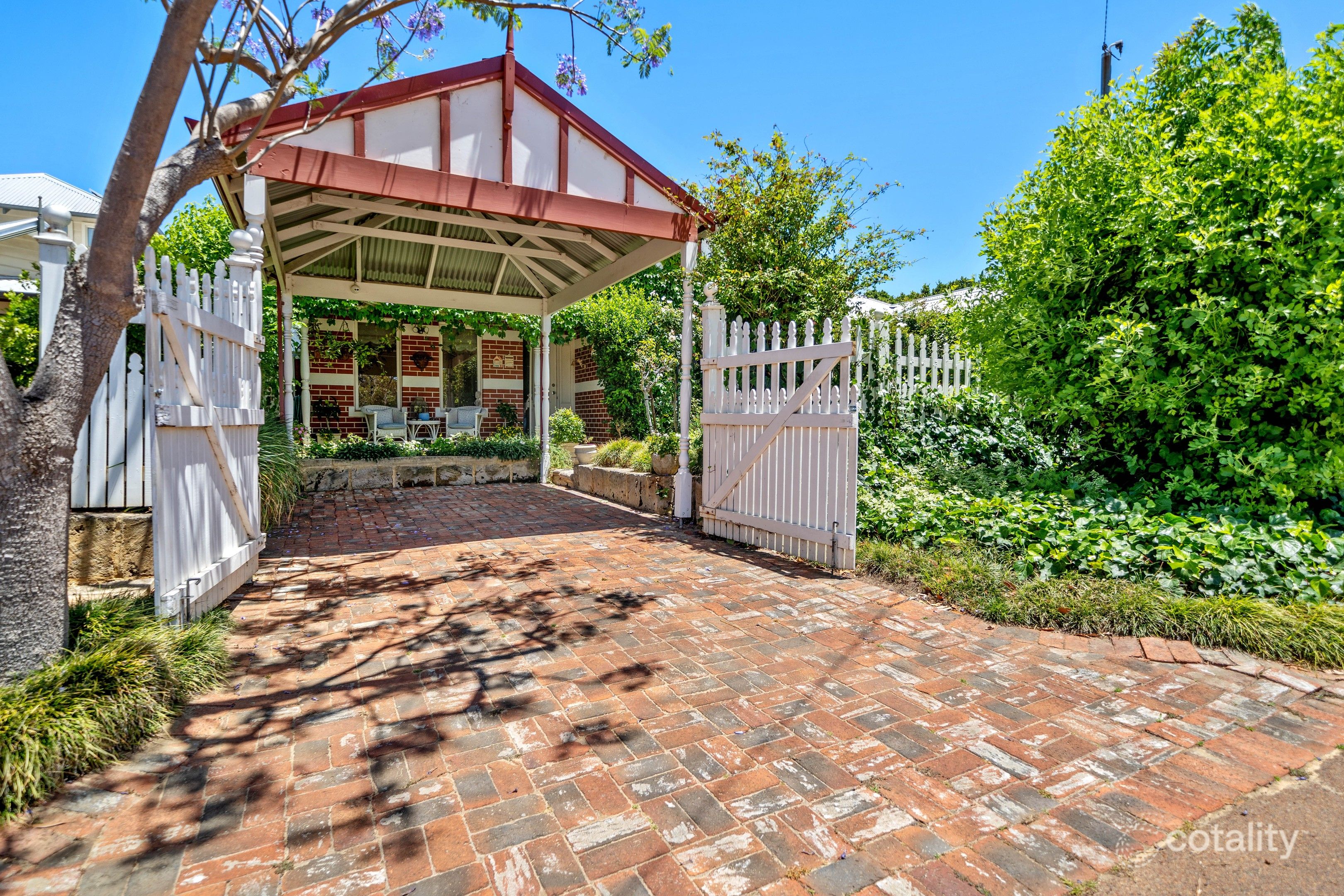 9a Johnson Ave, Guildford, WA 6055