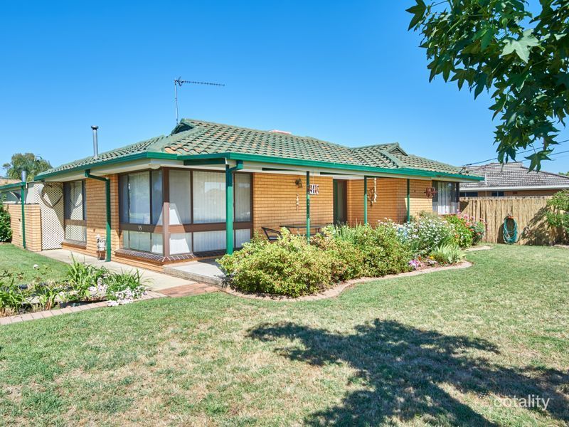 55 Geneva Cres, Lake Albert, NSW 2650