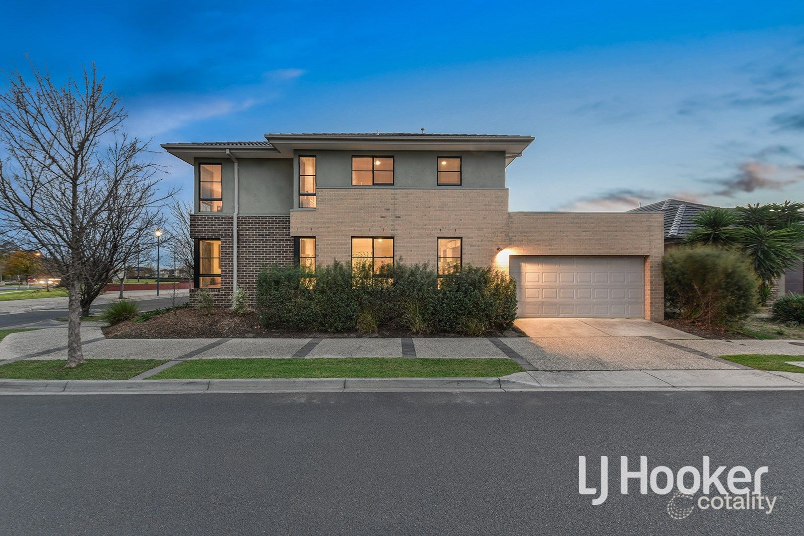 2 Harlesden Cct, Pakenham, VIC 3810
