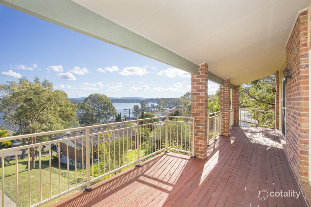 136 Coal Point Rd, Coal Point, NSW 2283