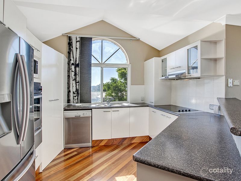 8 Parklane Pl, Highland Park, QLD 4211