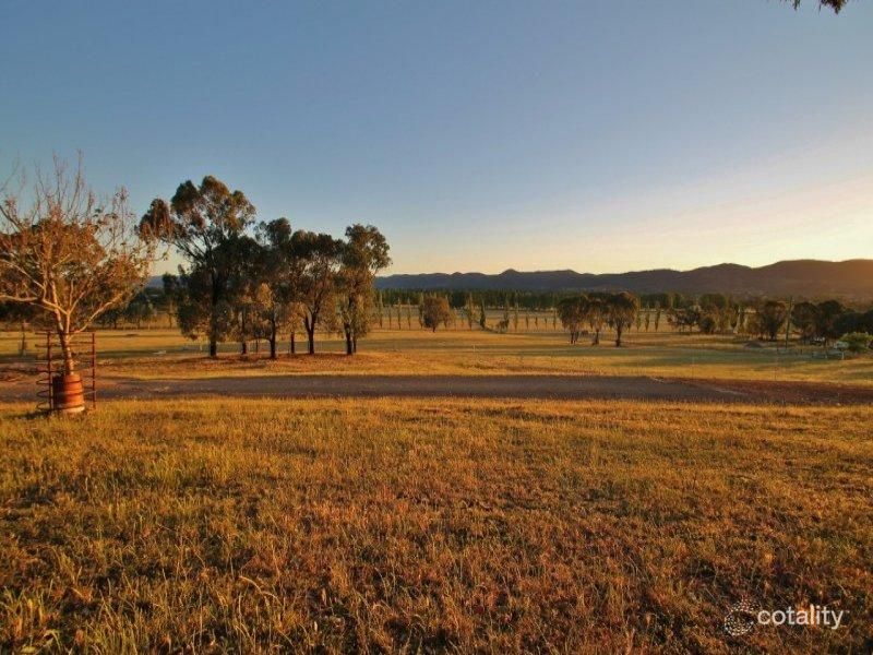 29a Robert Hoddle Gr, Bombira, NSW 2850