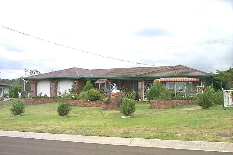 4 Rose St, Yamanto, QLD 4305