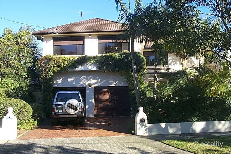 4 Wollombi Rd, Northbridge, NSW 2063