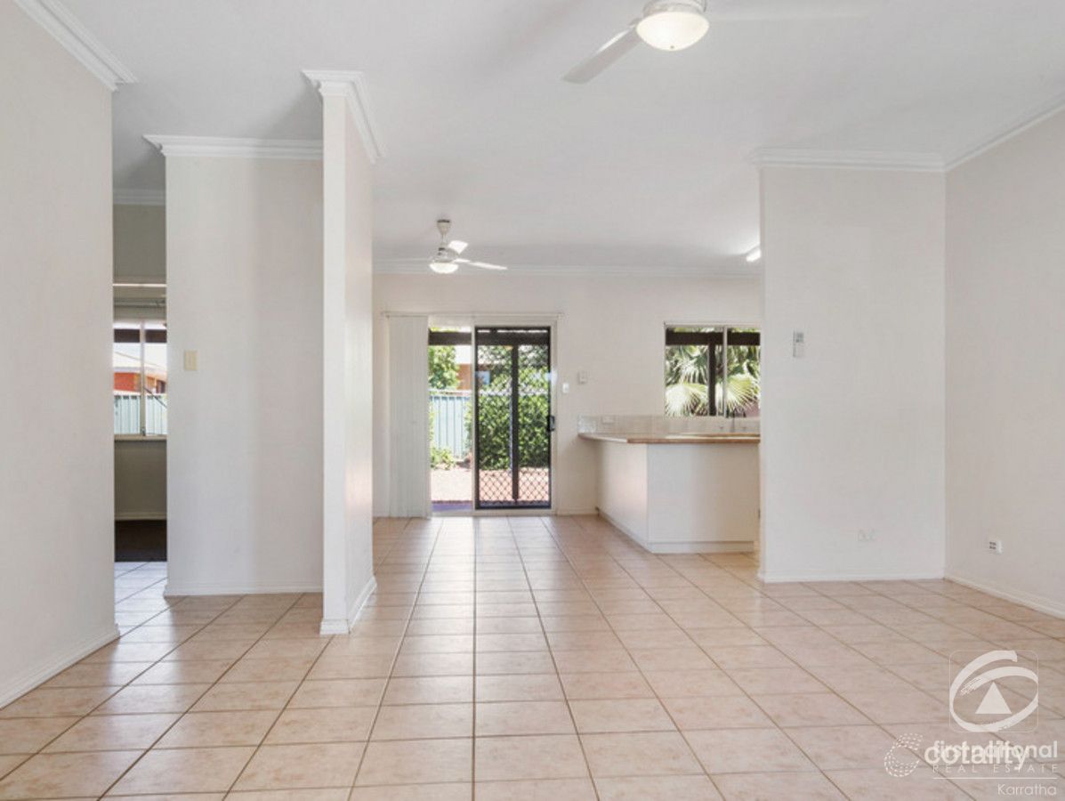 1b Featherby Way, Baynton, WA 6714