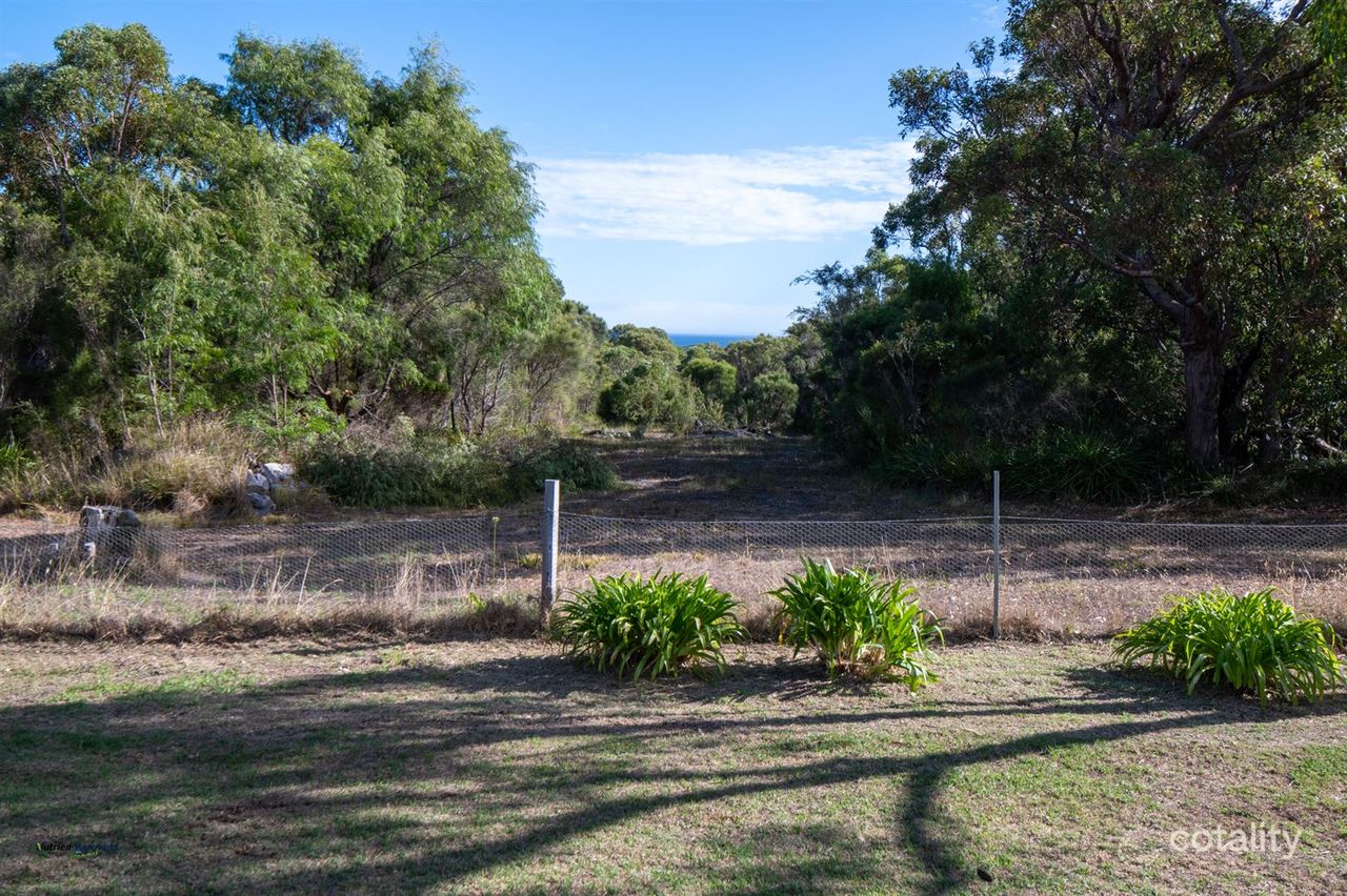 12 Burke Pl, Ocean Beach, WA 6333