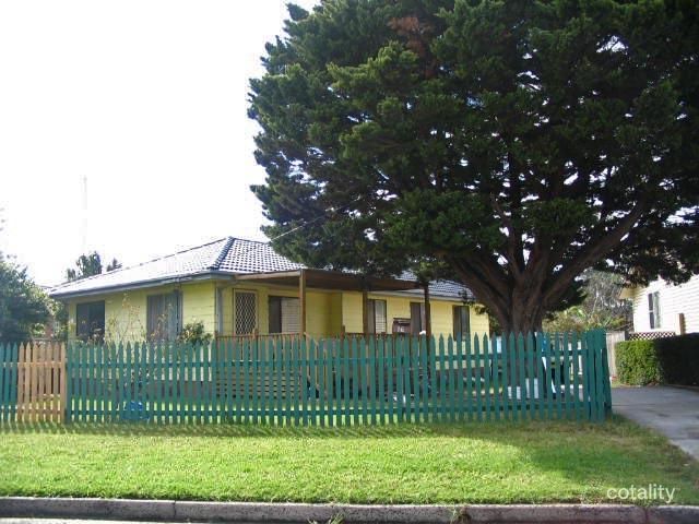 16 Benaud Cres, Warilla, NSW 2528