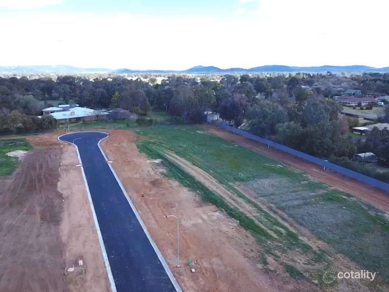 15 Lakesend Pl, Lake Albert, NSW 2650