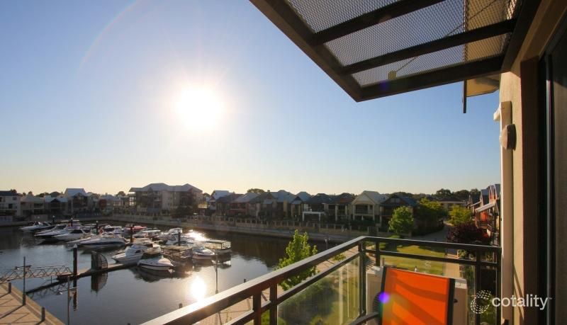 8/10 Marina Dr, Ascot, WA 6104