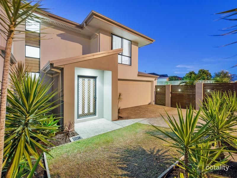 2/15 Barradeen Cct, Pacific Pines, QLD 4211
