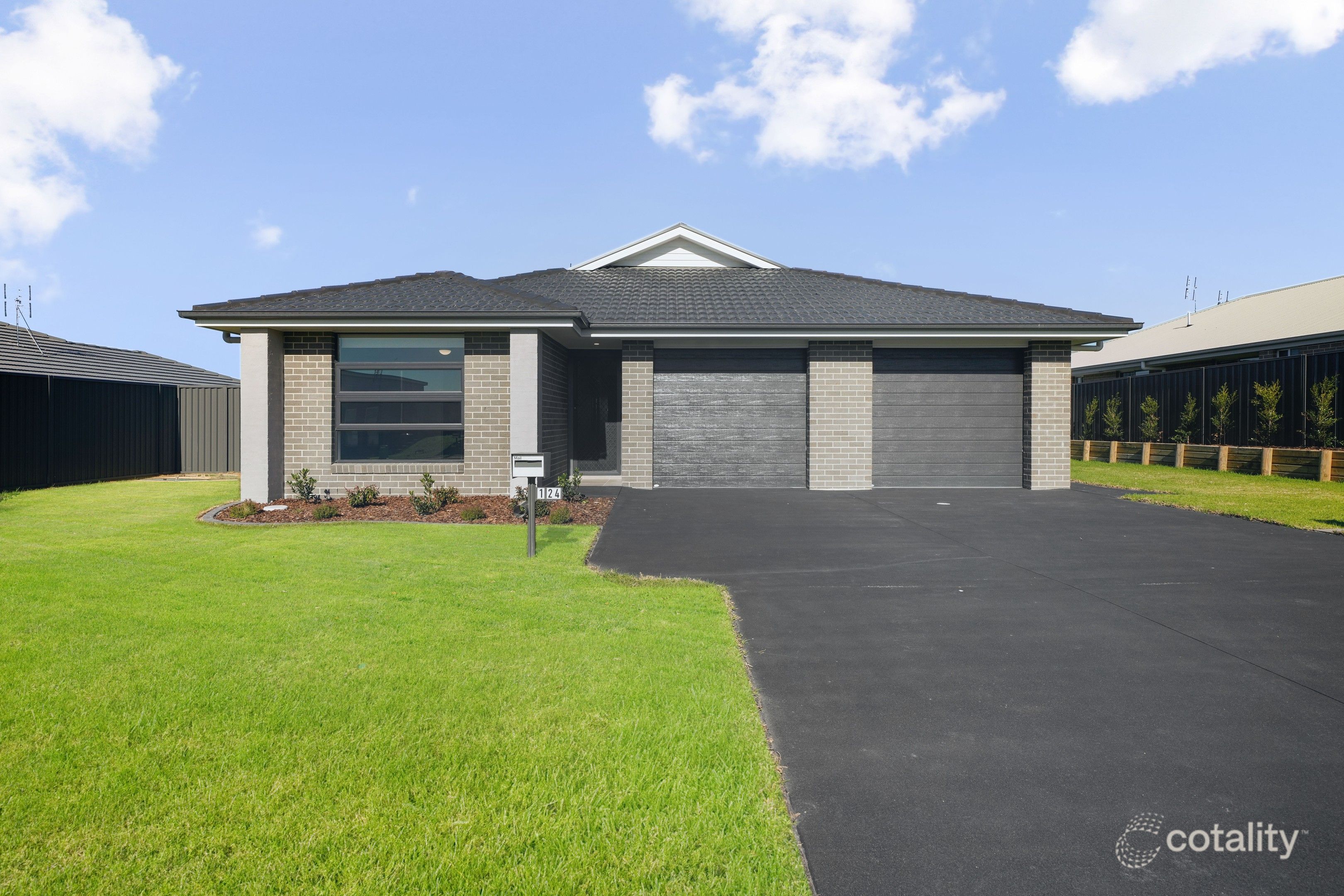 1/24 Corymbia Cct, Heddon Greta, NSW 2321