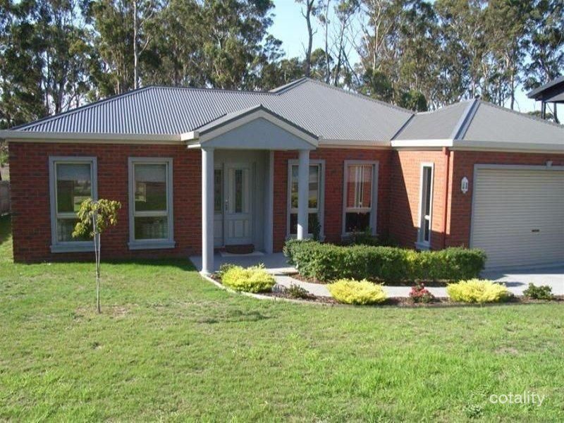 84 Newlands Dr, Paynesville, VIC 3880