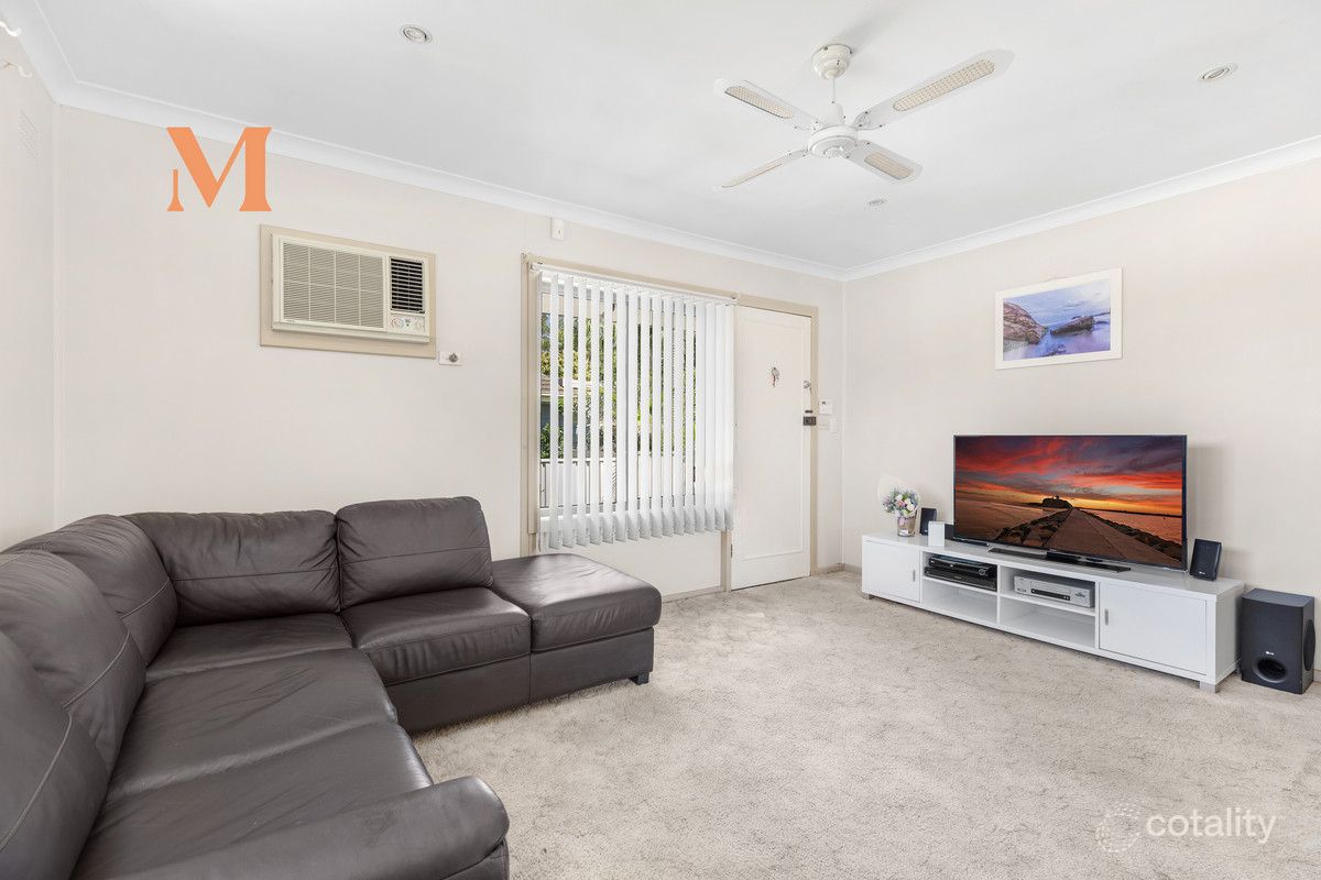 11 Mahogany Cres, Gateshead, NSW 2290