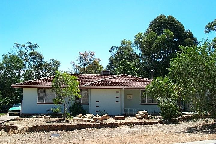 10 Glen Rd, Lesmurdie, WA 6076