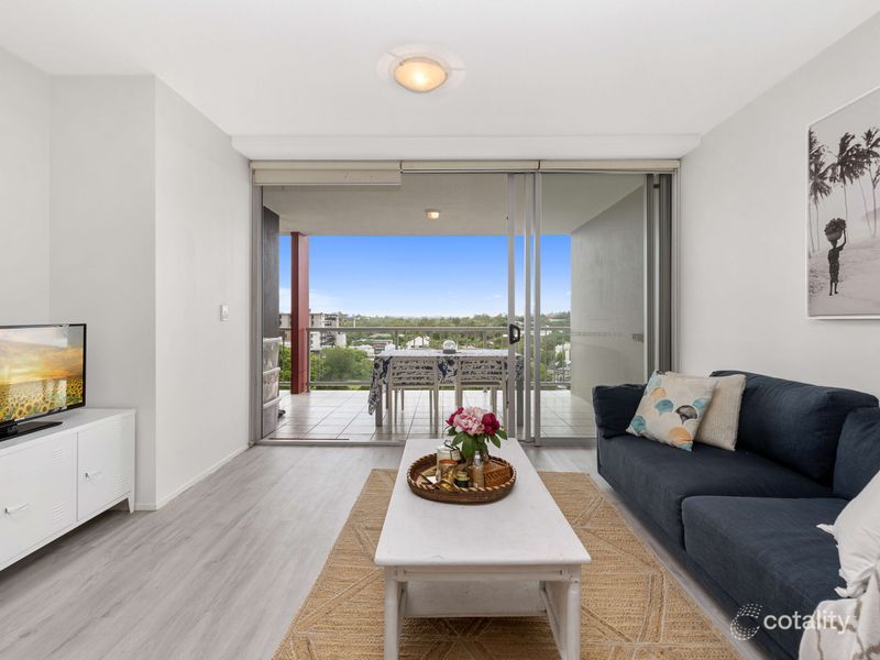 32/27 Station Rd, Indooroopilly, QLD 4068