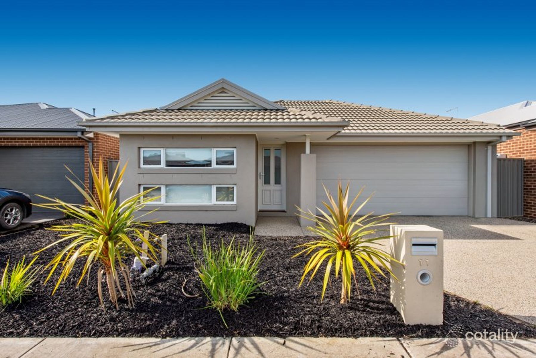 11 Stark Cct, Cranbourne East, VIC 3977