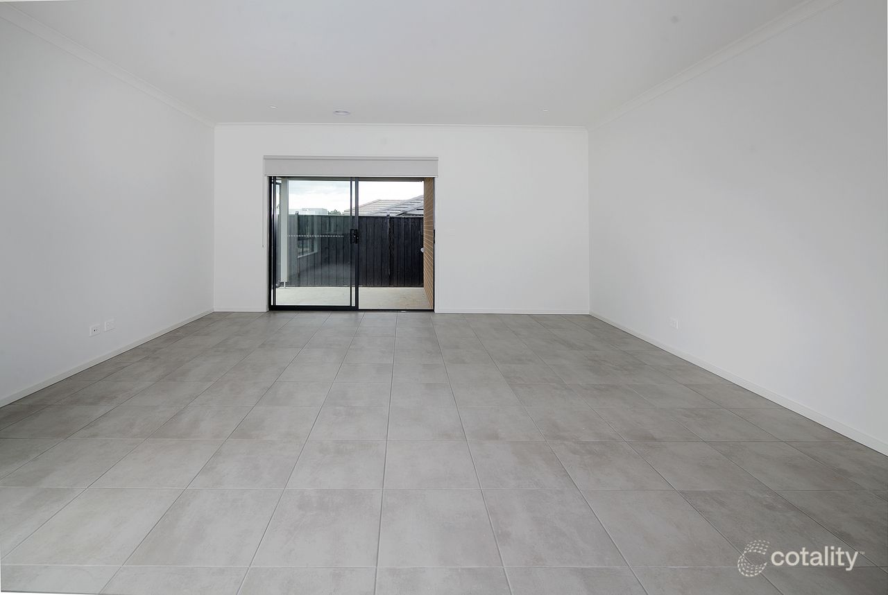 30 Diplomat Cres, Cranbourne South, VIC 3977