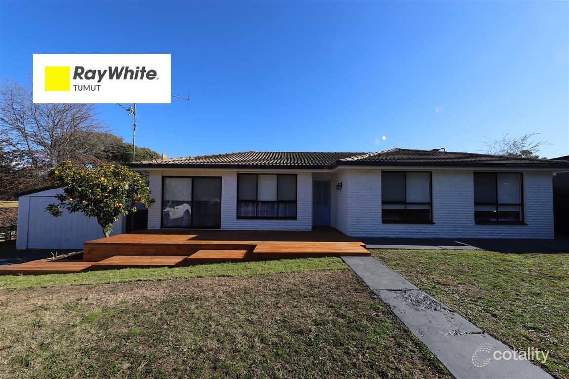 1 Camp St, Adelong, NSW 2729