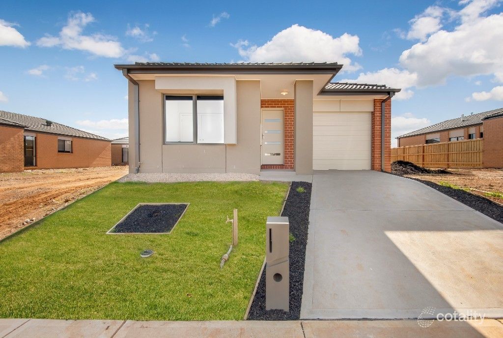 13 Dickens St, Strathtulloh, VIC 3338