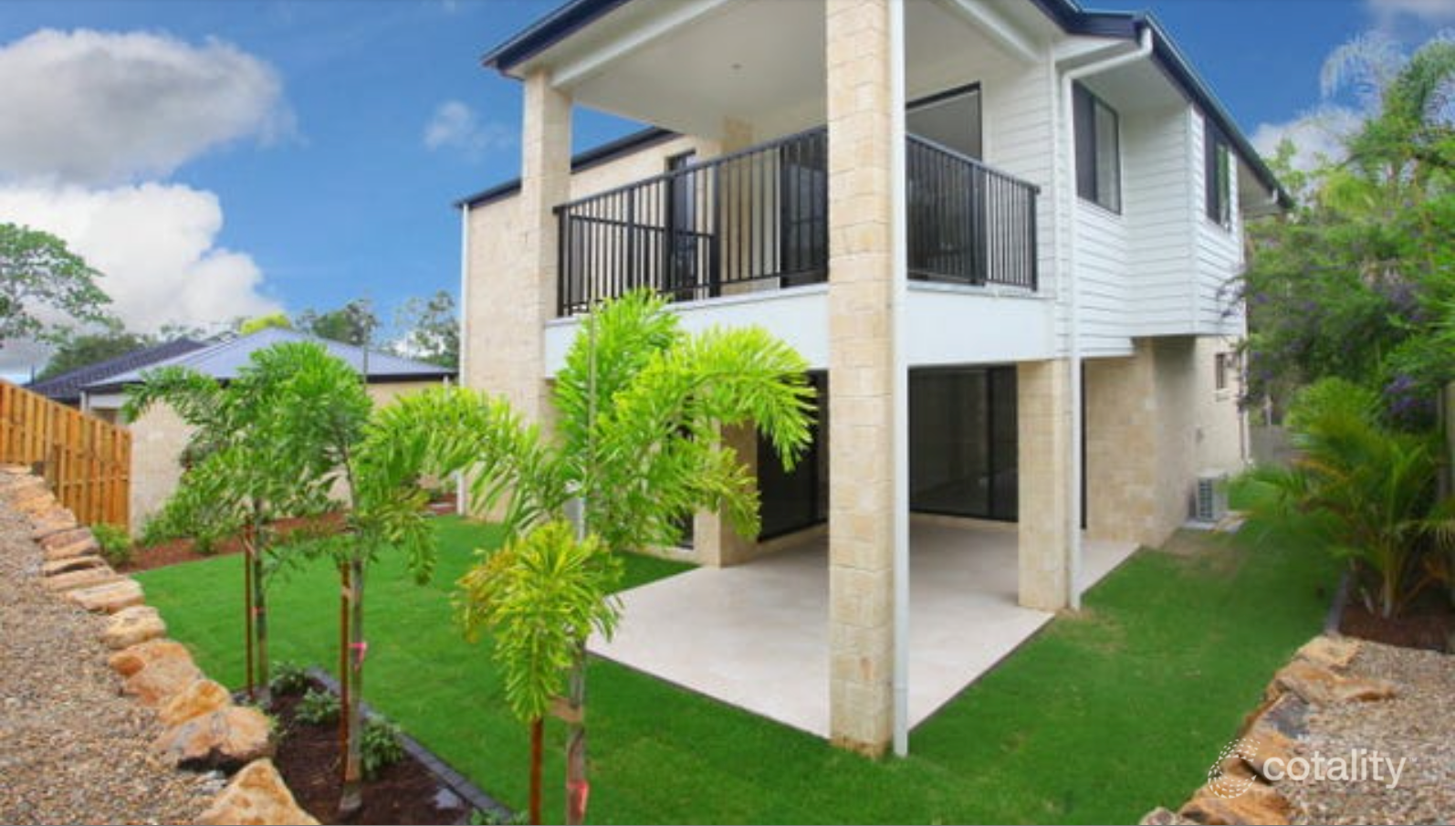 2/4 Harvil Rd, Molendinar, QLD 4214