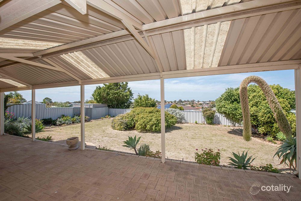 18 Emperor Ave, Beldon, WA 6027