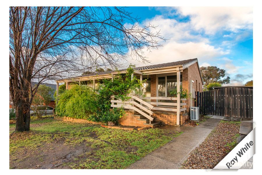 10 Banksia Cres, Karabar, NSW 2620