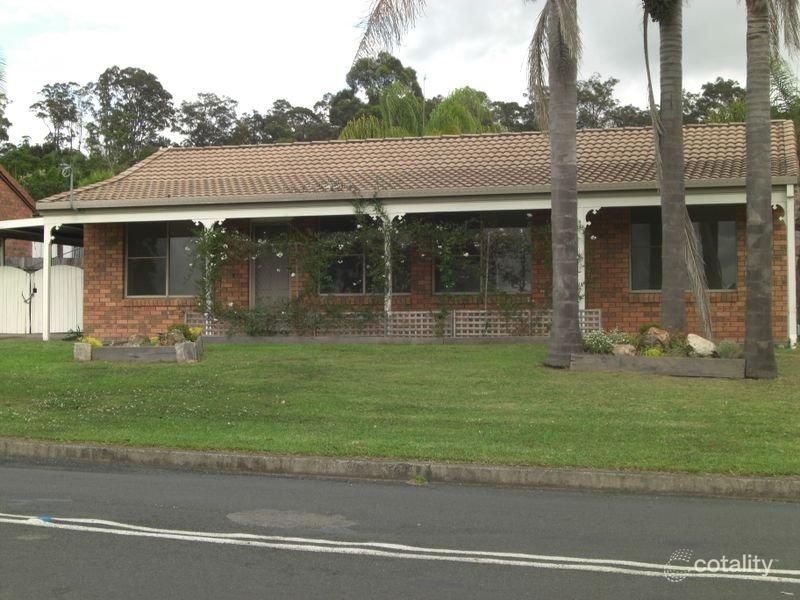 108 Kanangra Dr, Taree, NSW 2430