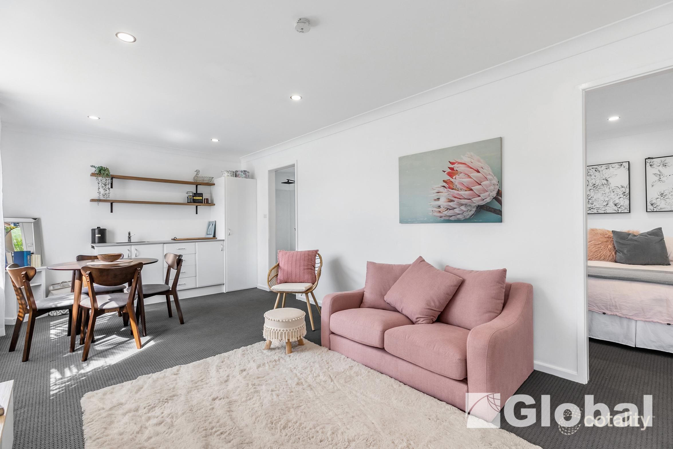 10 Taranaki Pl, Macquarie Hills, NSW 2285